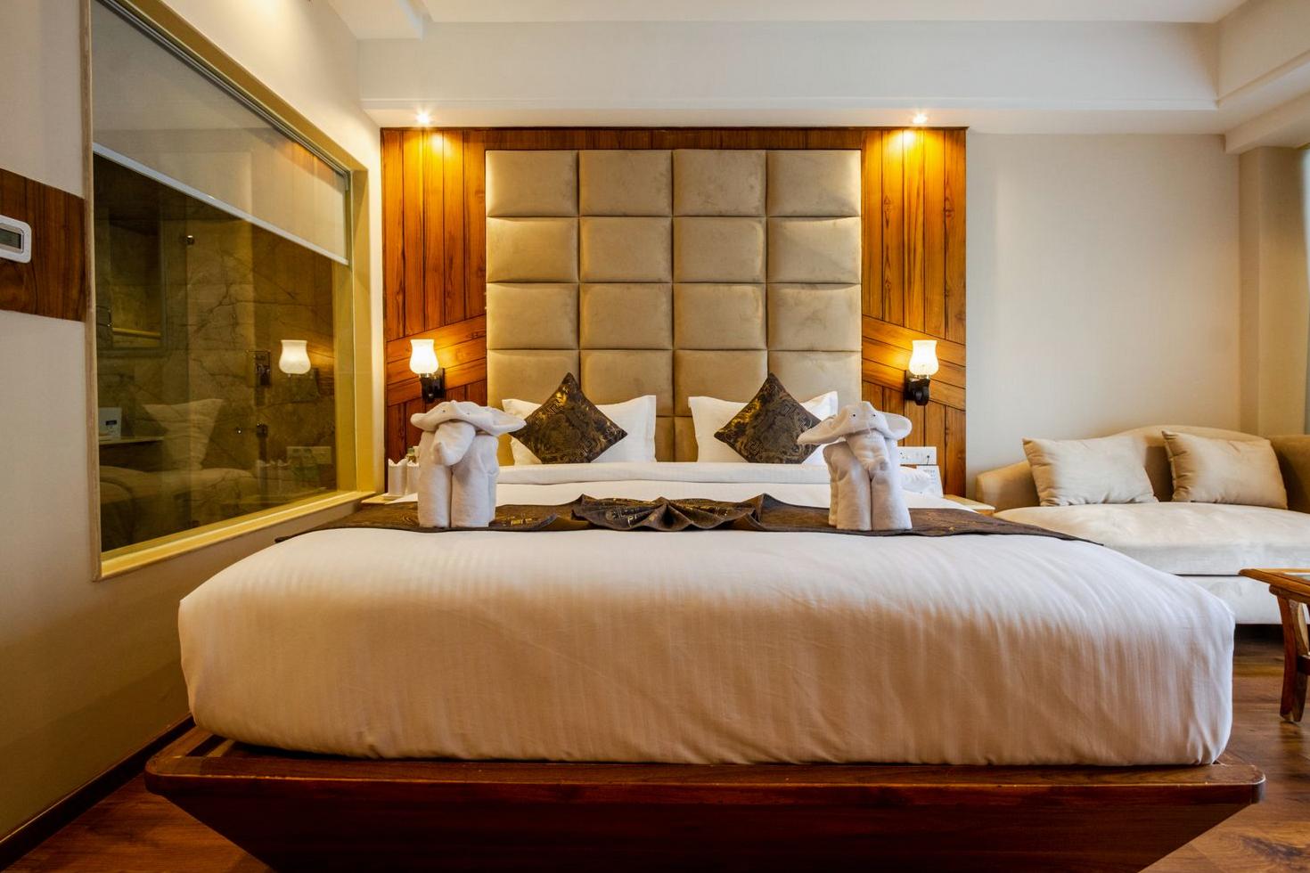 Chic Double Bed